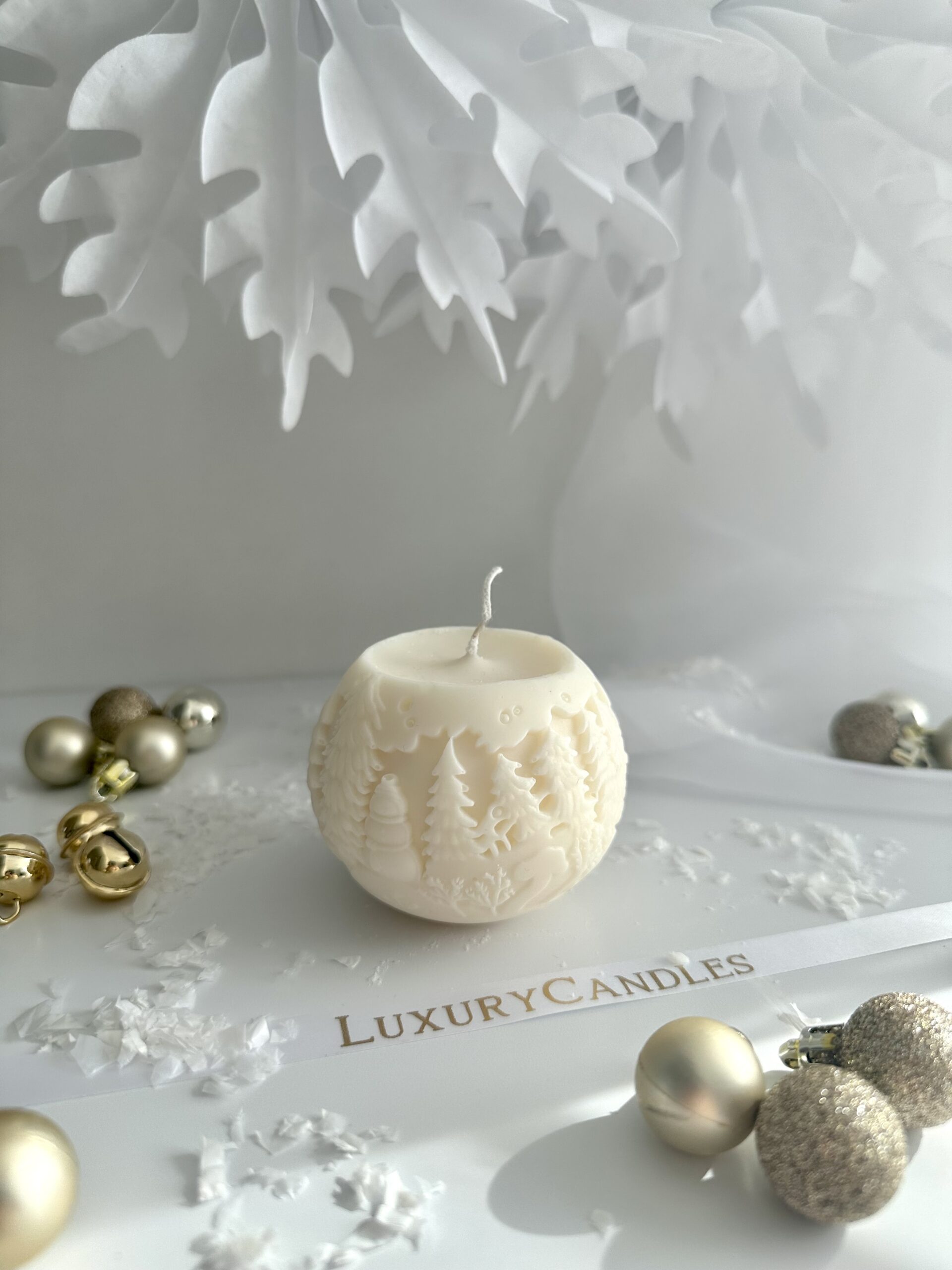 Vianočná guľa krajinka