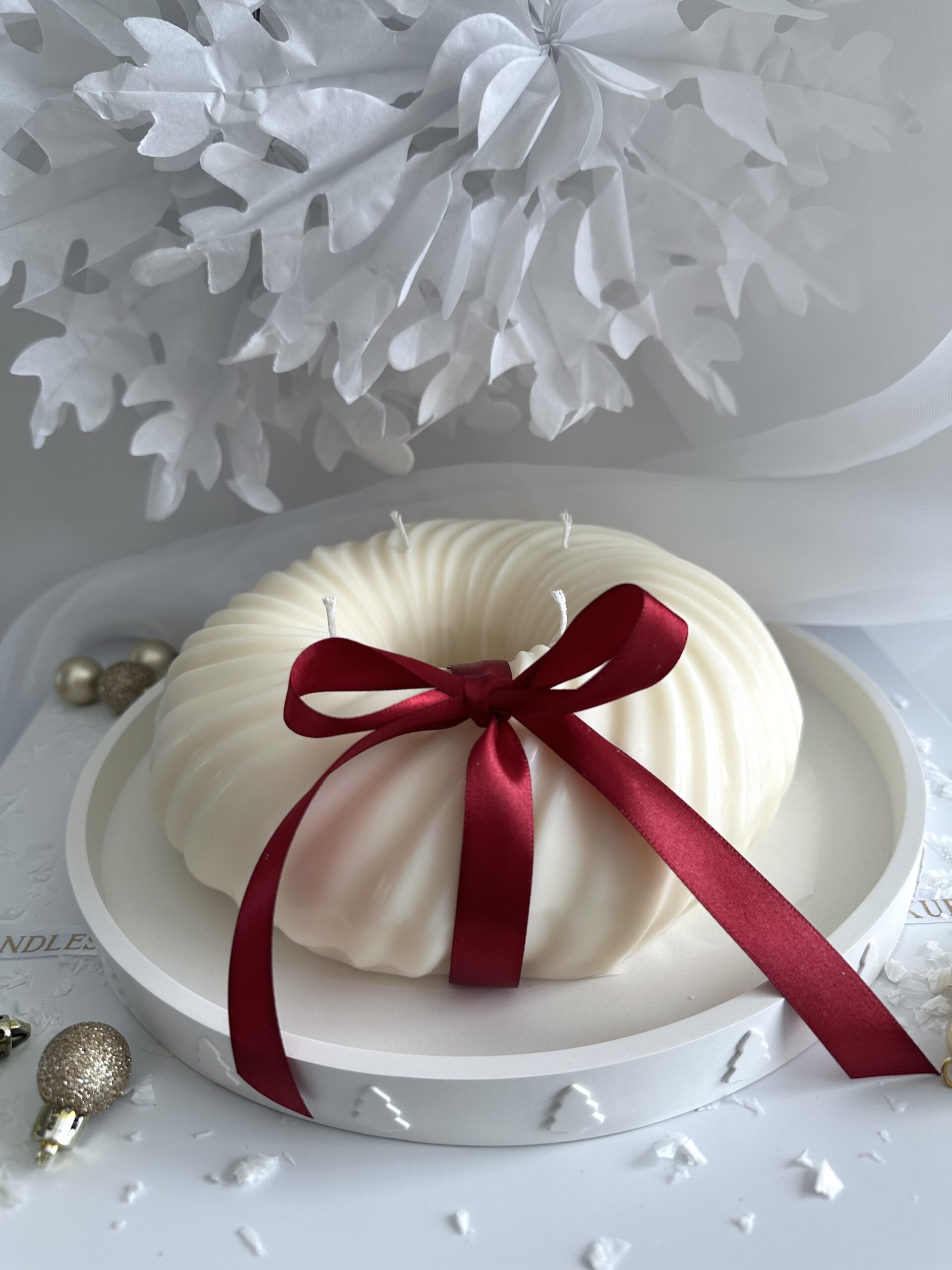 Adventný veniec s podtáckou