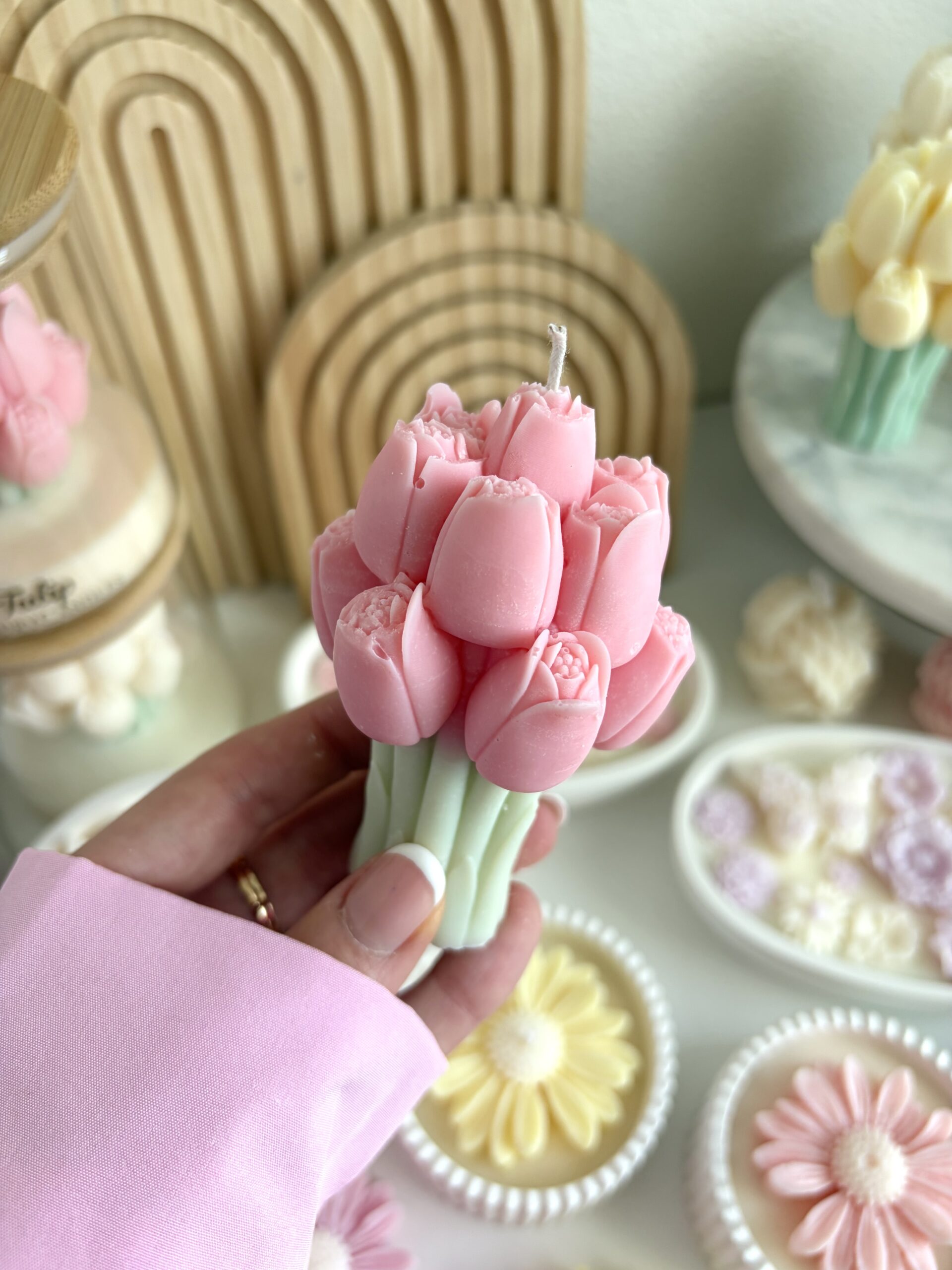 Jarná tulipánová kytička